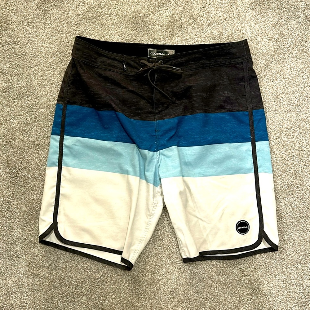O’Neill Mens 19” scalloped board short